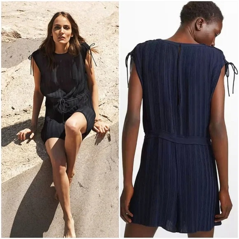 CLUB Monaco Navy Viga Pleated Tie-Shoulder Romper size 4